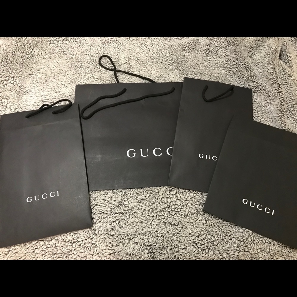 Large Gucci Bag|| Perfect to put gift in!